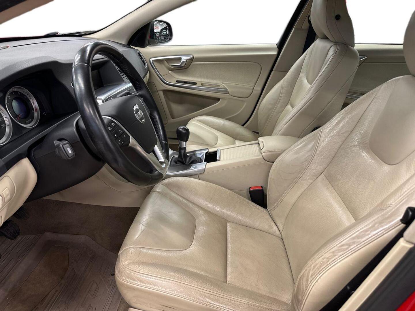 VOLVO S60 2011