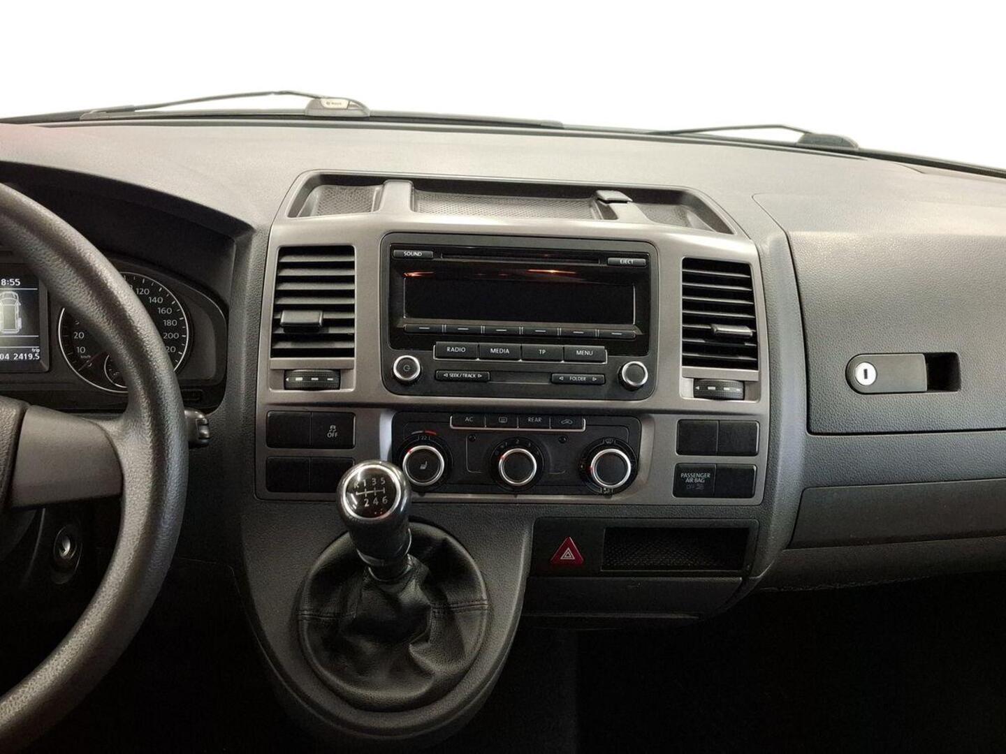 VOLKSWAGEN Caravelle 2012