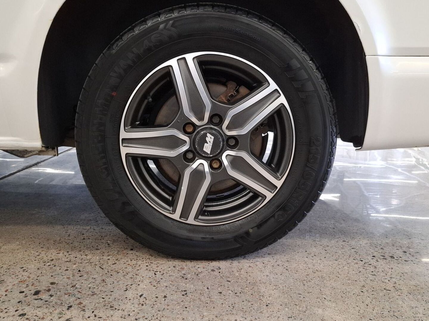 VOLKSWAGEN Caravelle 2012
