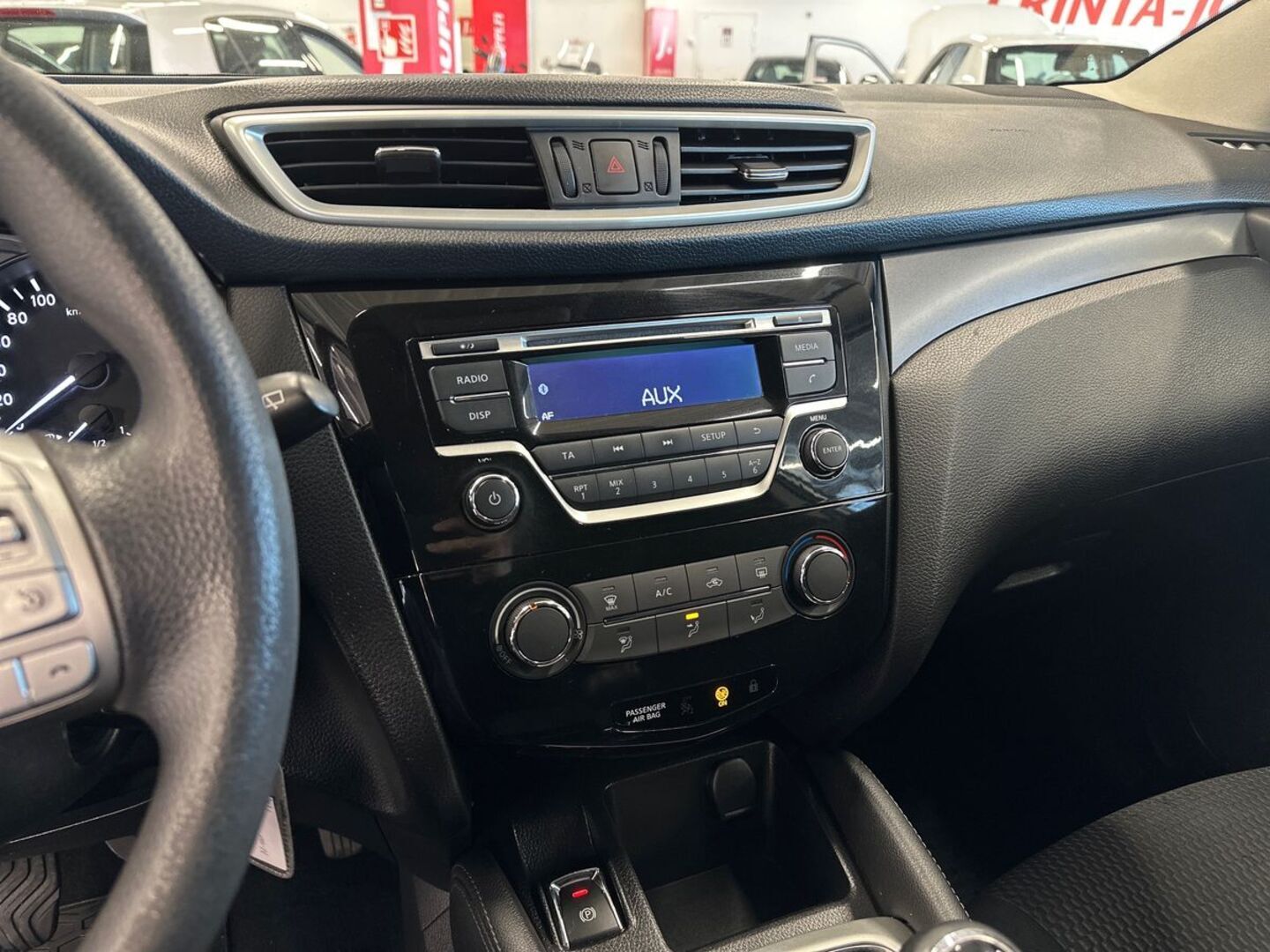 NISSAN Qashqai 2015
