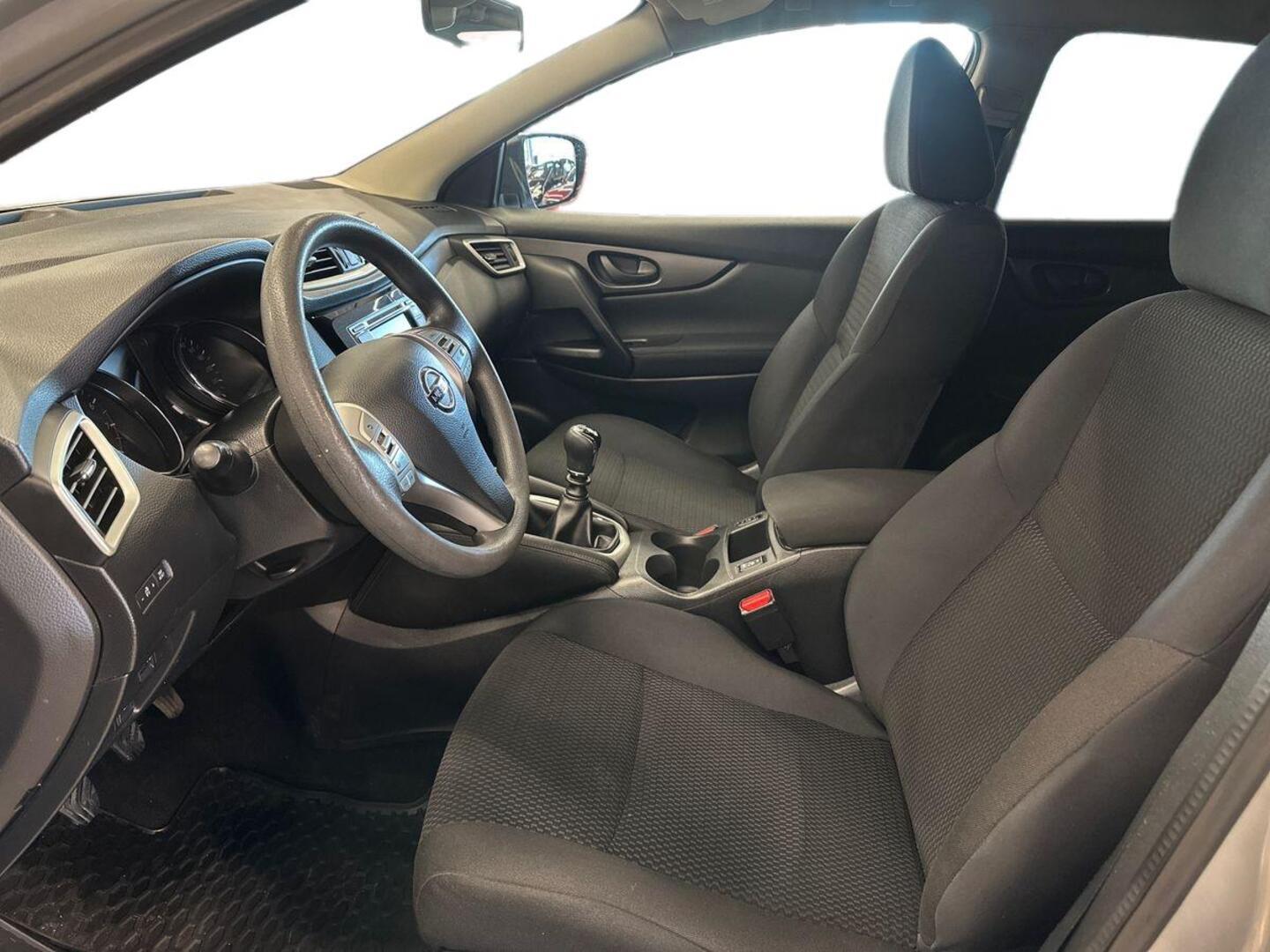 NISSAN Qashqai 2015