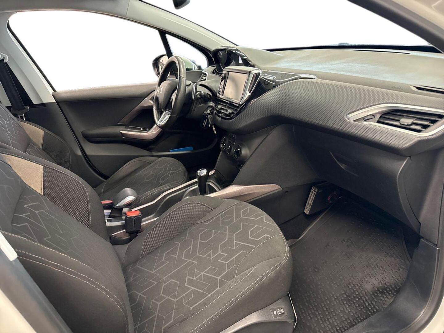PEUGEOT 2008 2016