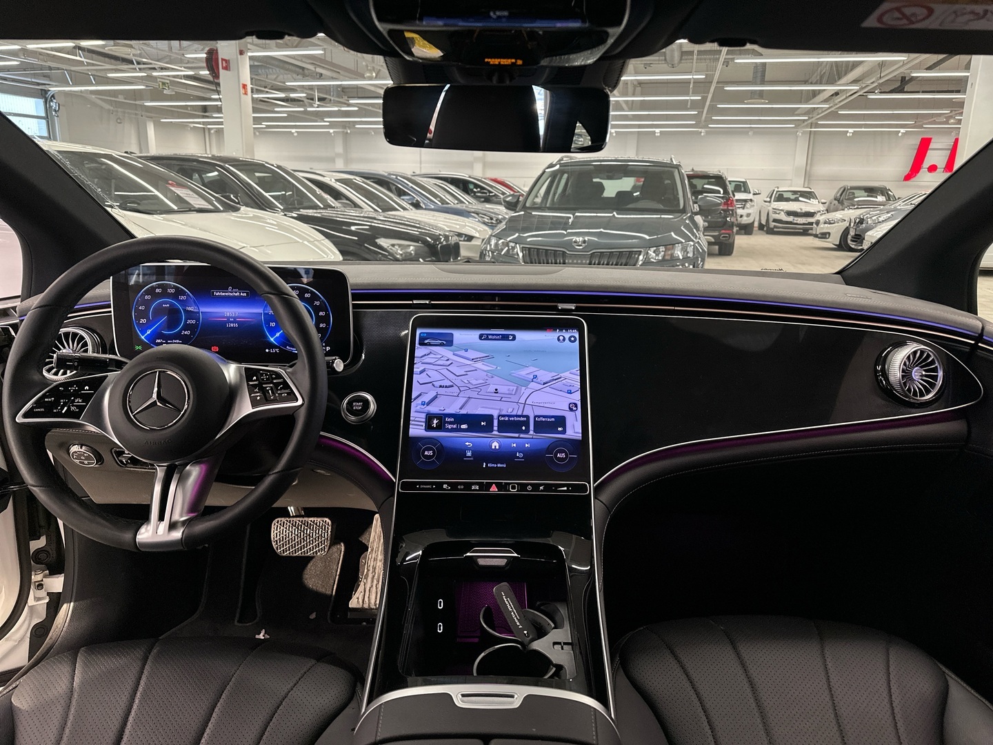 MERCEDES-BENZ EQE 2025