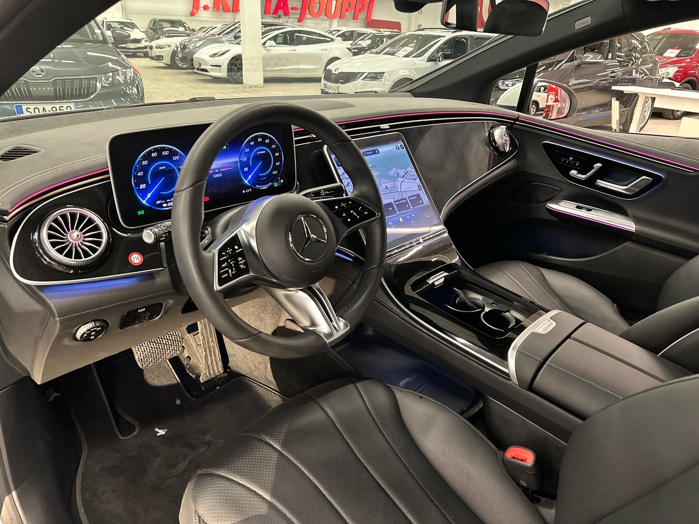 MERCEDES-BENZ EQE 2025