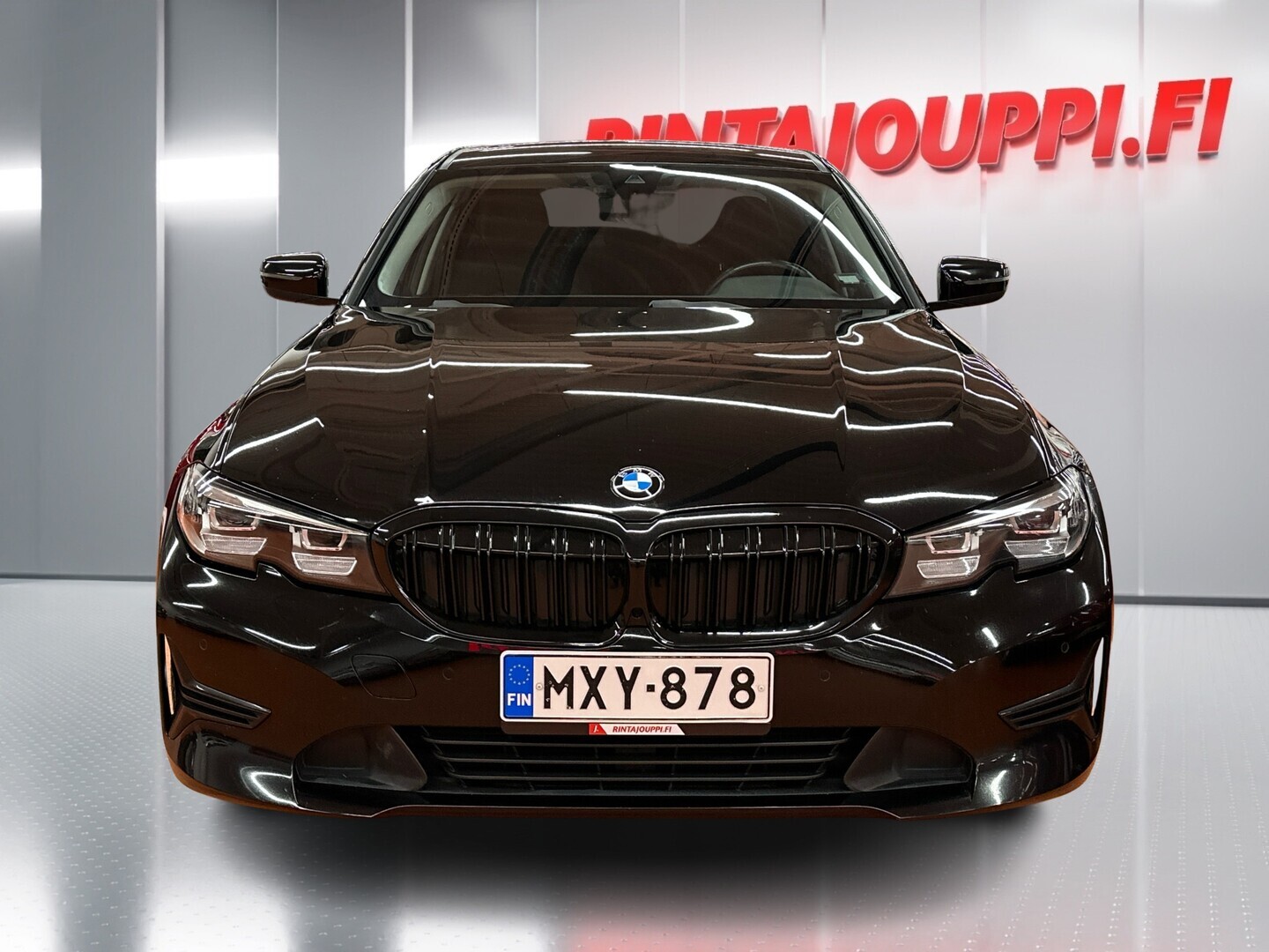 BMW 330 2019
