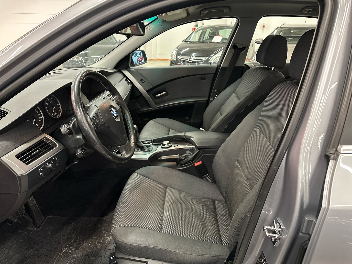 BMW 525 2004