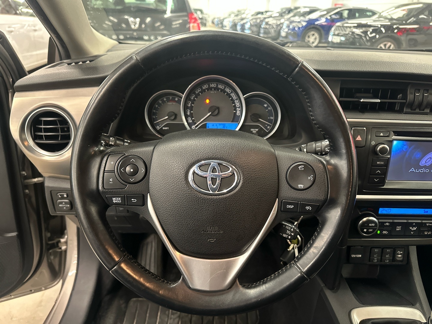 TOYOTA Auris 2014