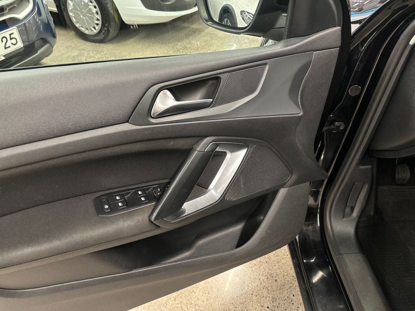 PEUGEOT 308 2013