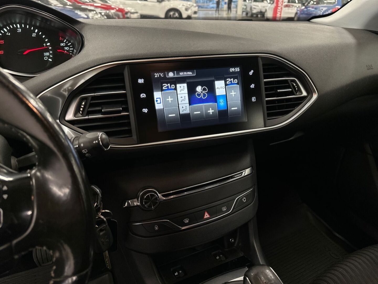PEUGEOT 308 2013