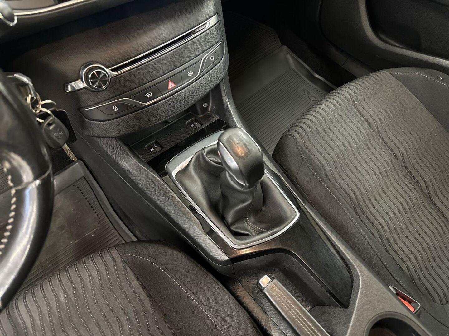PEUGEOT 308 2013