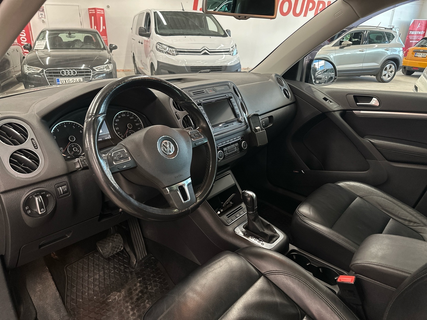 VOLKSWAGEN Tiguan 2012