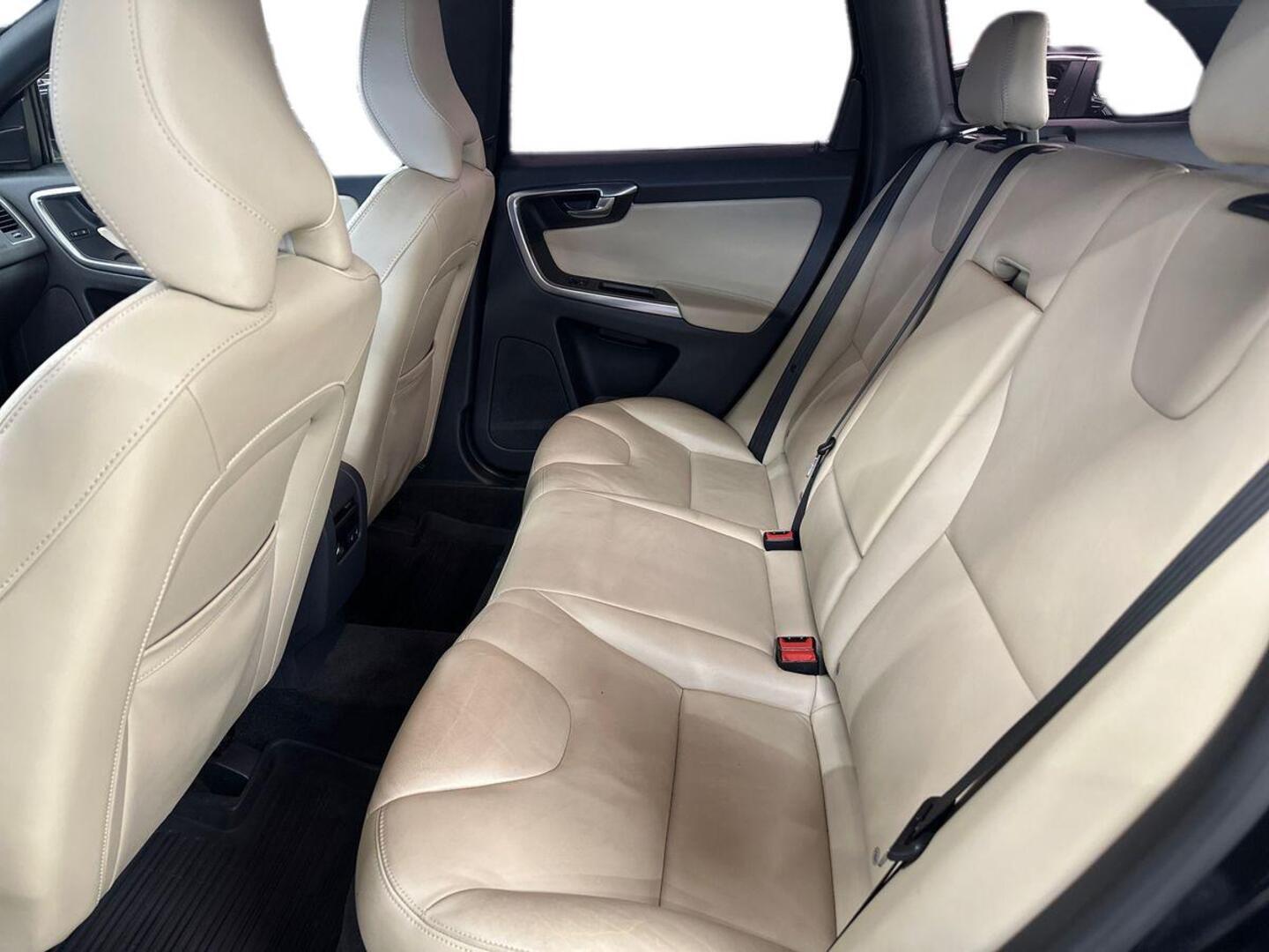 VOLVO XC60 2015