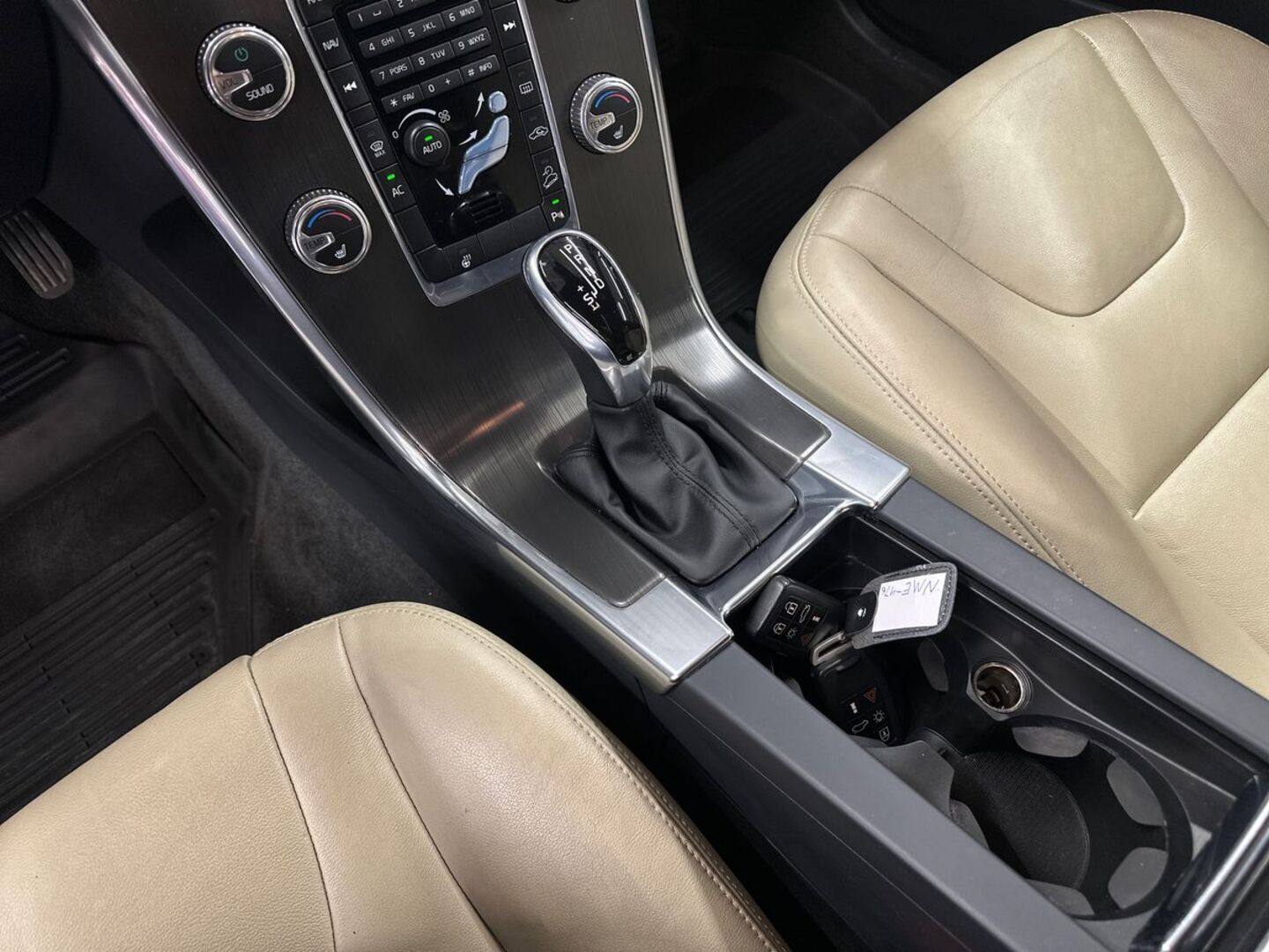 VOLVO XC60 2015