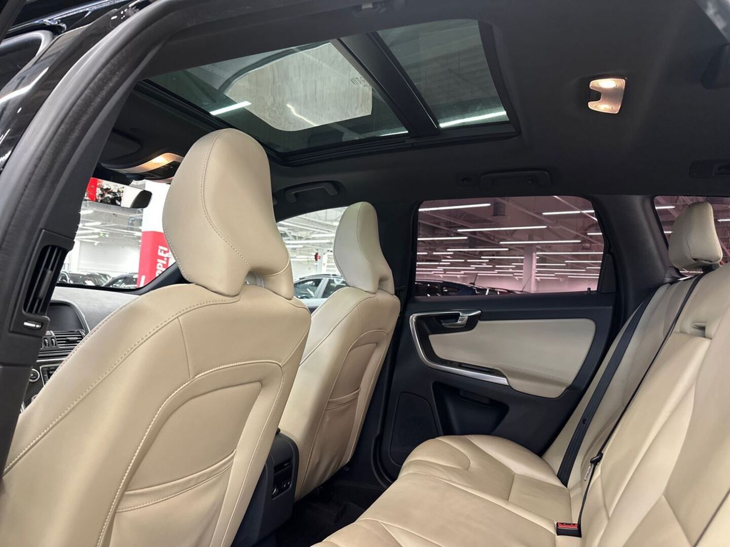VOLVO XC60 2015