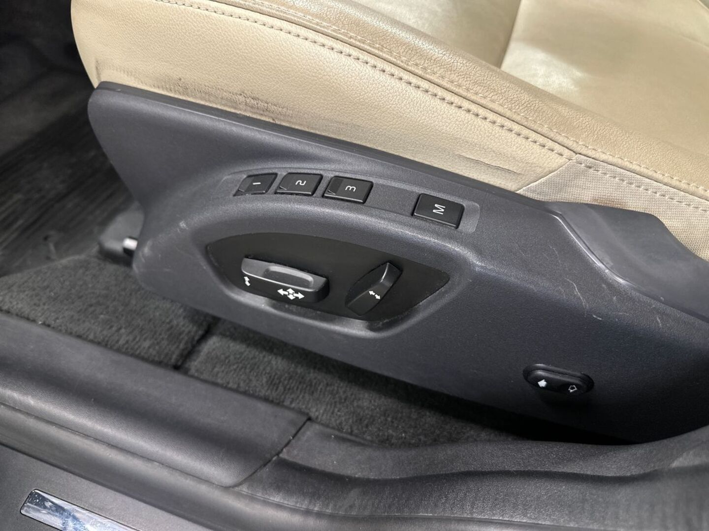 VOLVO XC60 2015