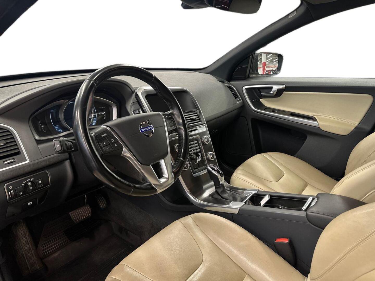 VOLVO XC60 2015