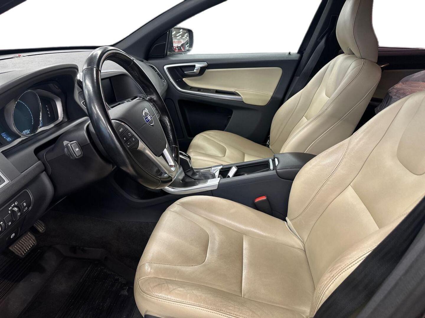 VOLVO XC60 2015