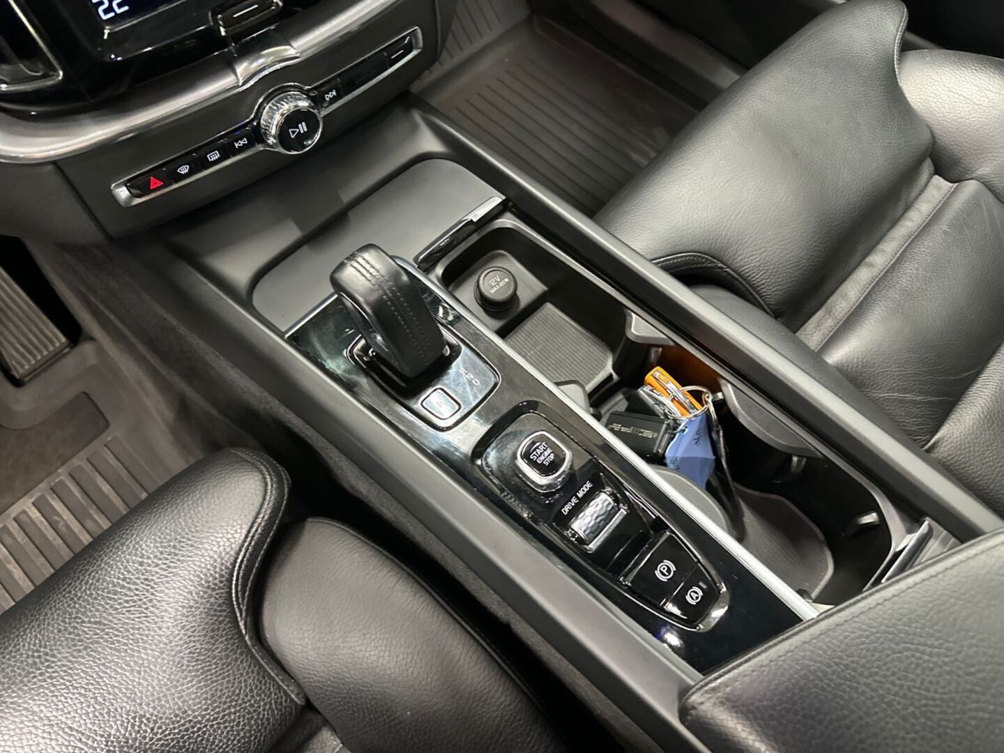 VOLVO XC60 2020