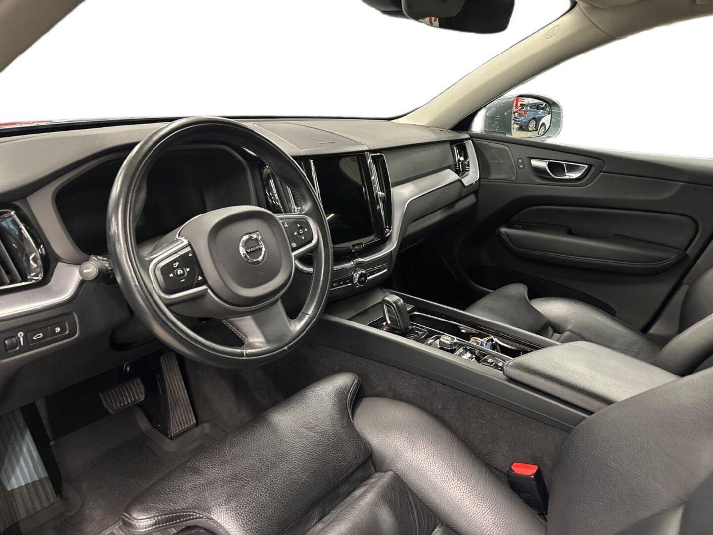 VOLVO XC60 2020