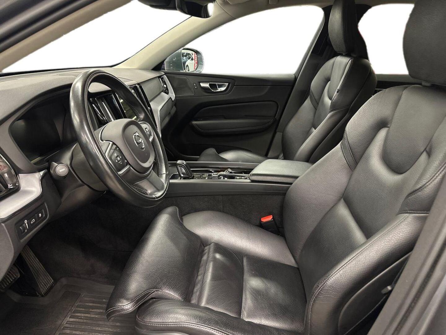 VOLVO XC60 2020