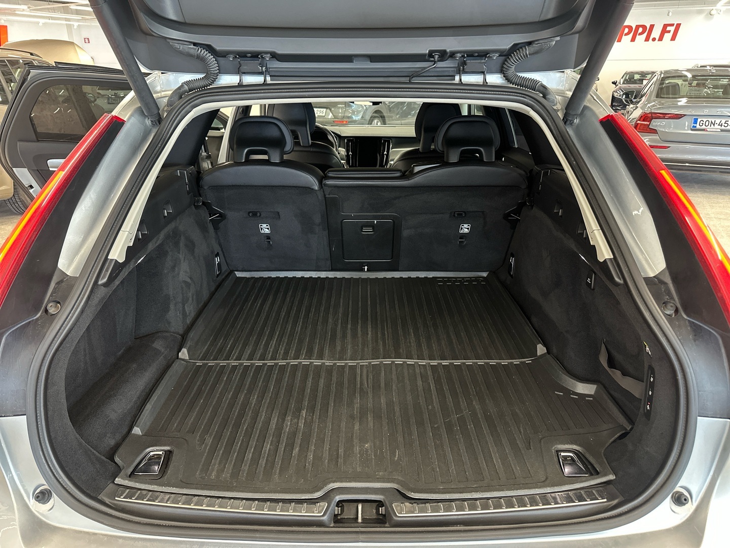 VOLVO V90 2016