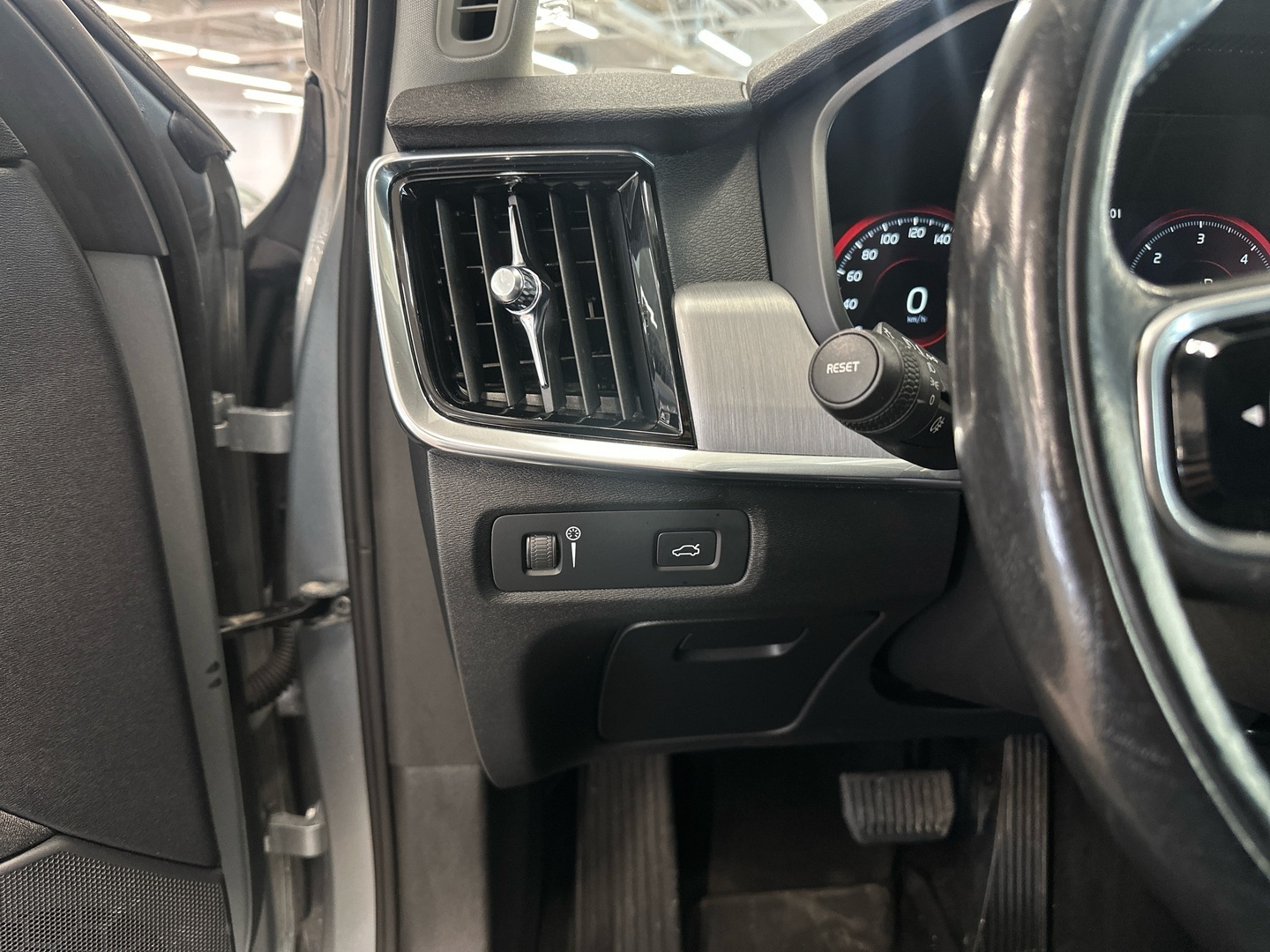 VOLVO V90 2016