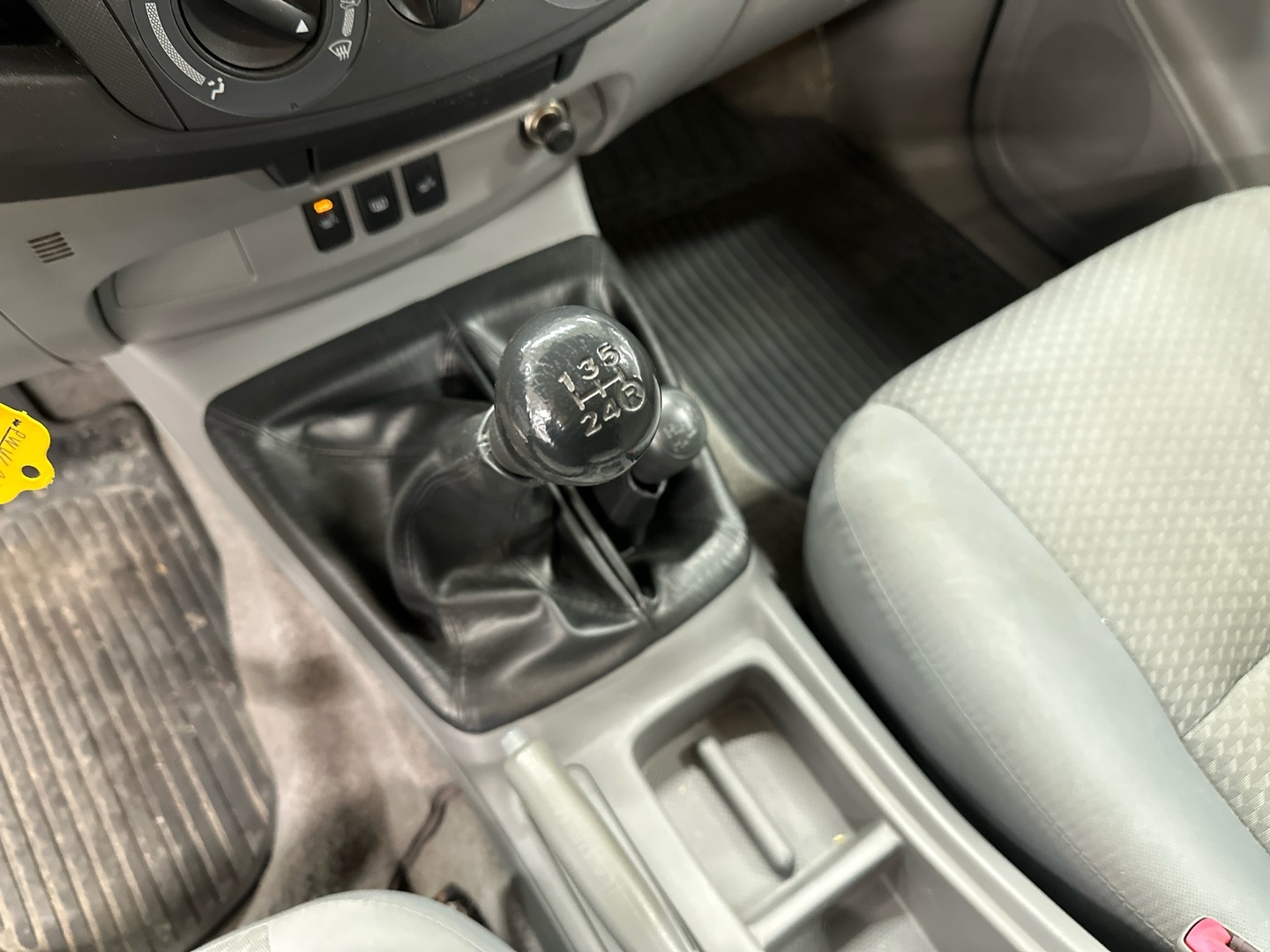 TOYOTA Hilux 2012