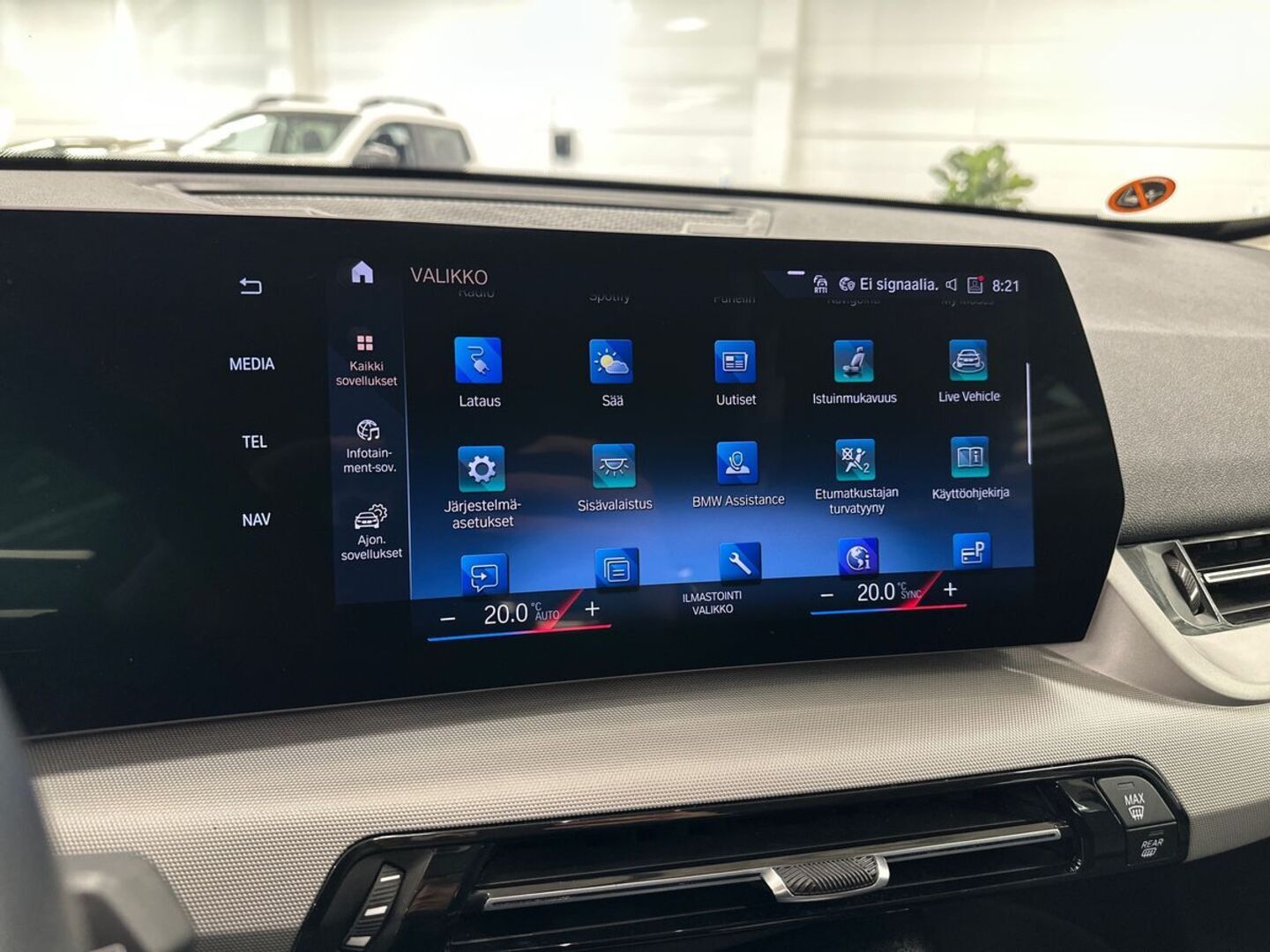 BMW iX1 2024