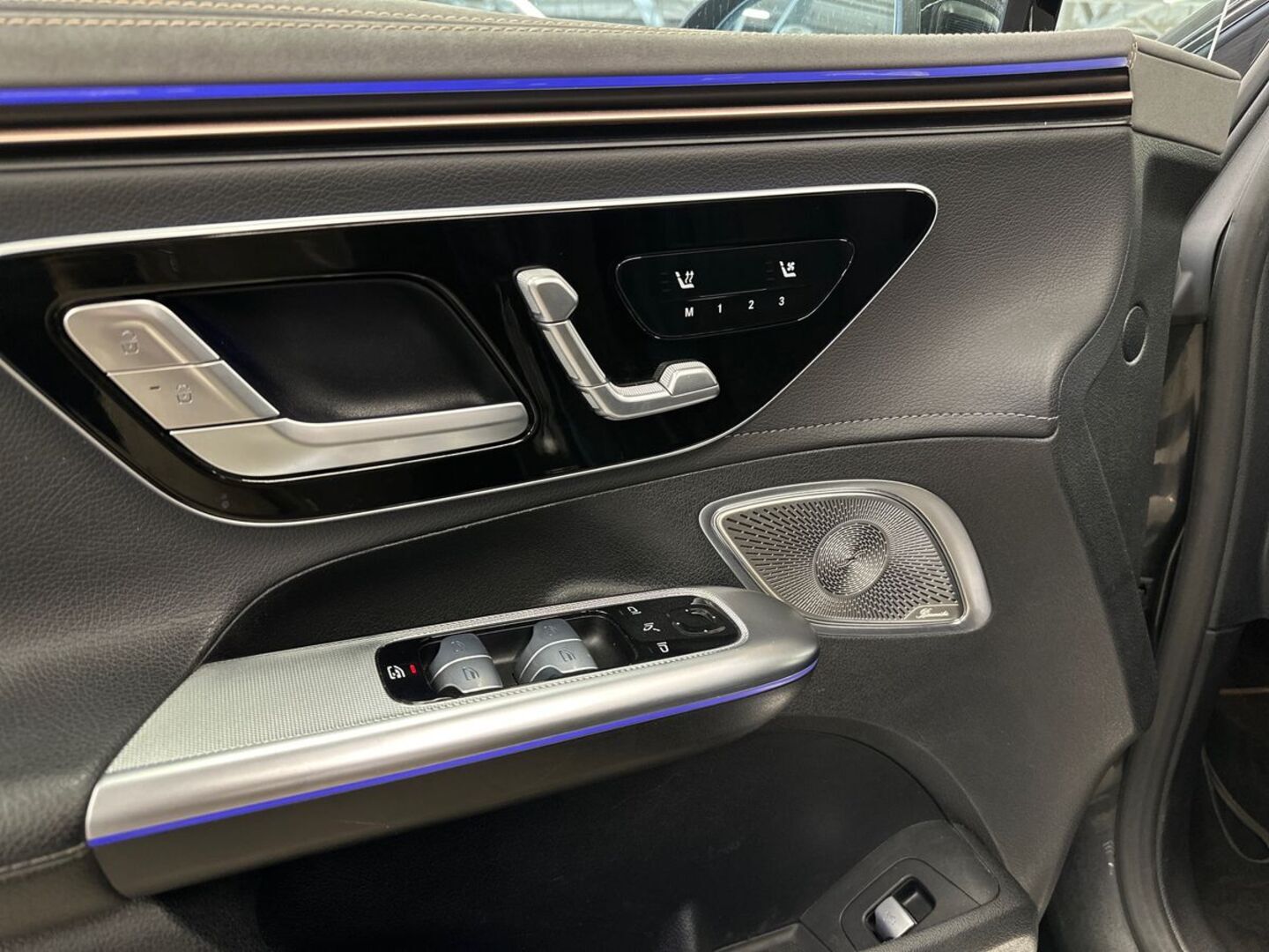 MERCEDES-BENZ EQE 2022