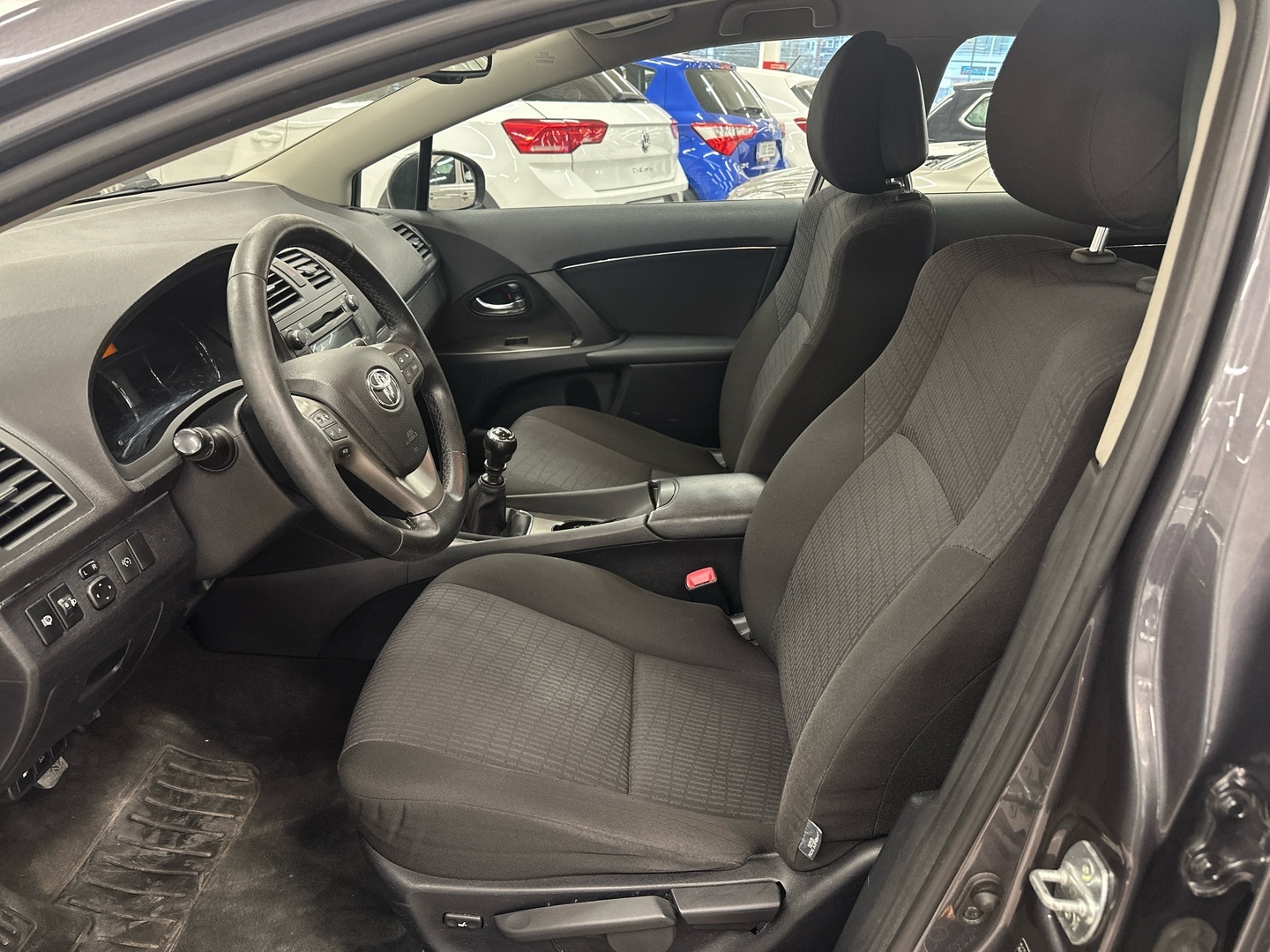 TOYOTA Avensis 2010