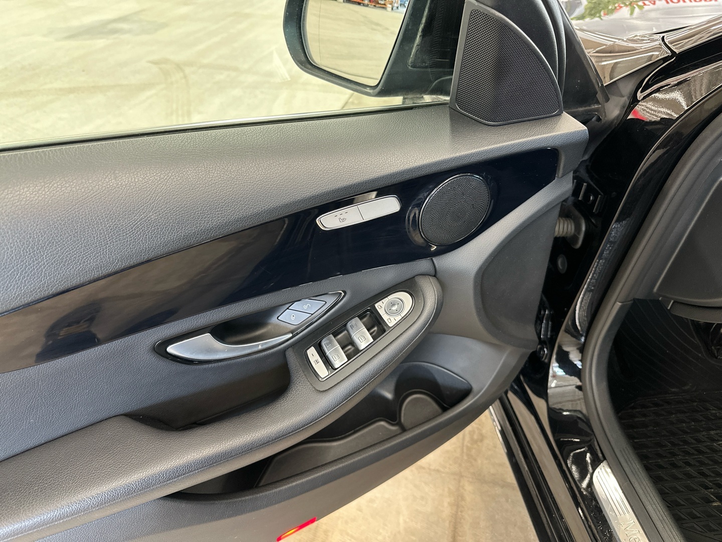 MERCEDES-BENZ C 2015