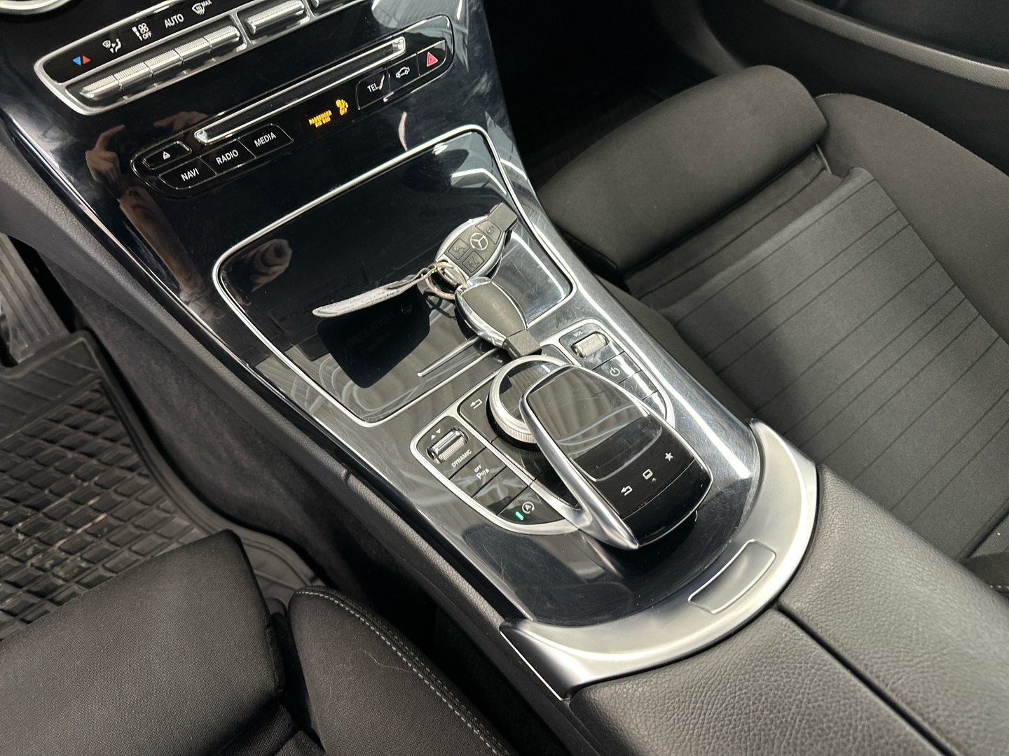 MERCEDES-BENZ C 2015
