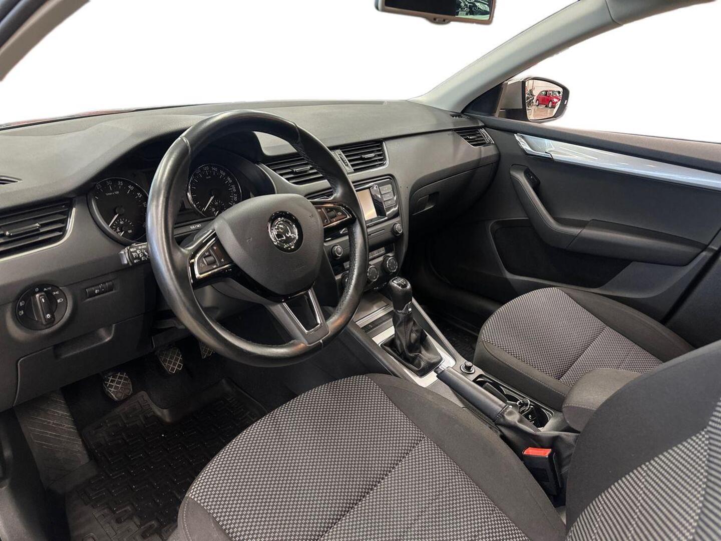 SKODA Octavia 6