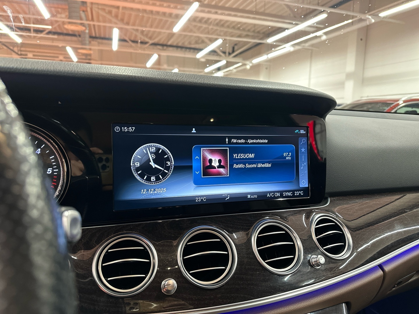 MERCEDES-BENZ E 2017