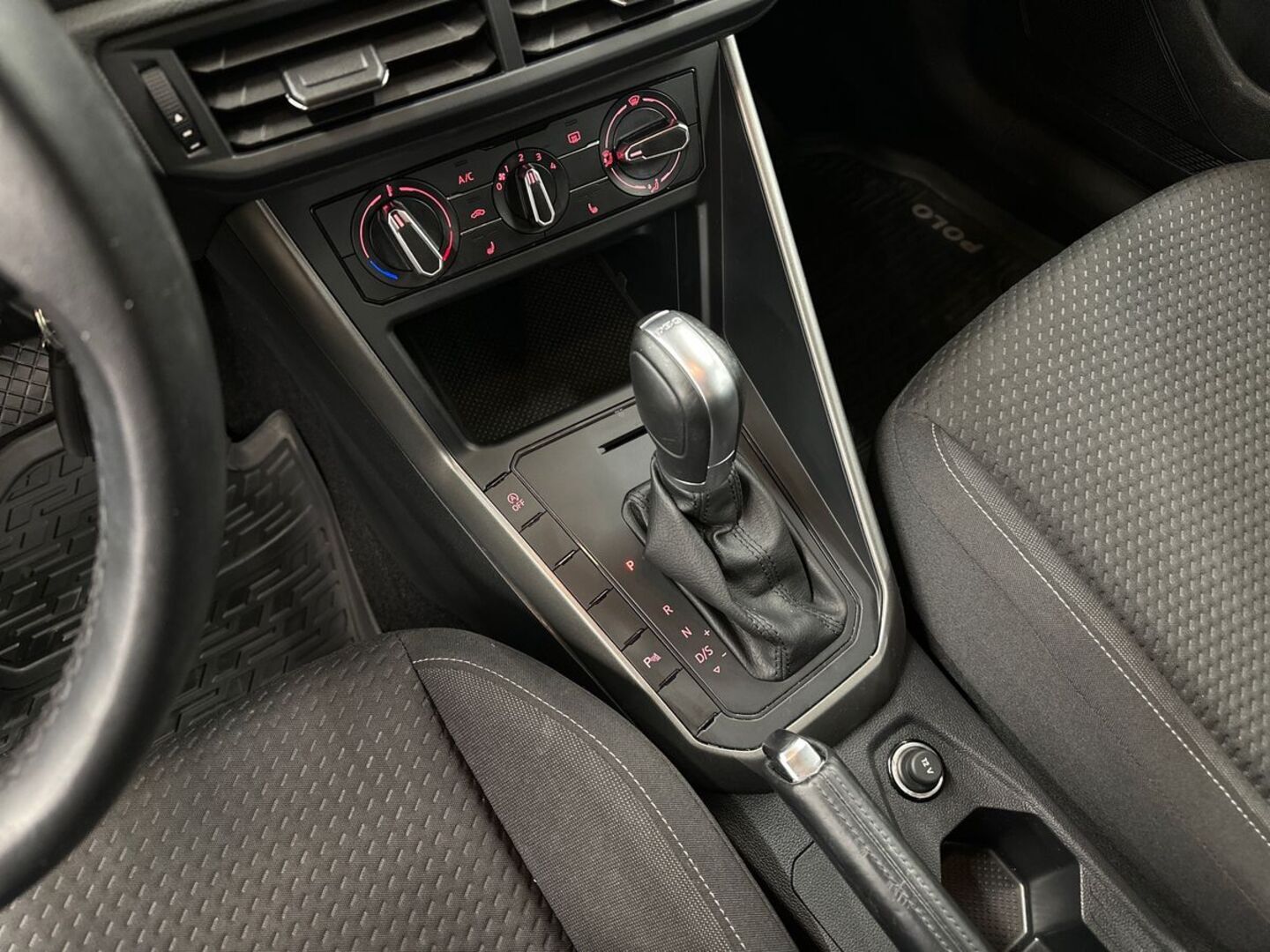 VOLKSWAGEN Polo 2018