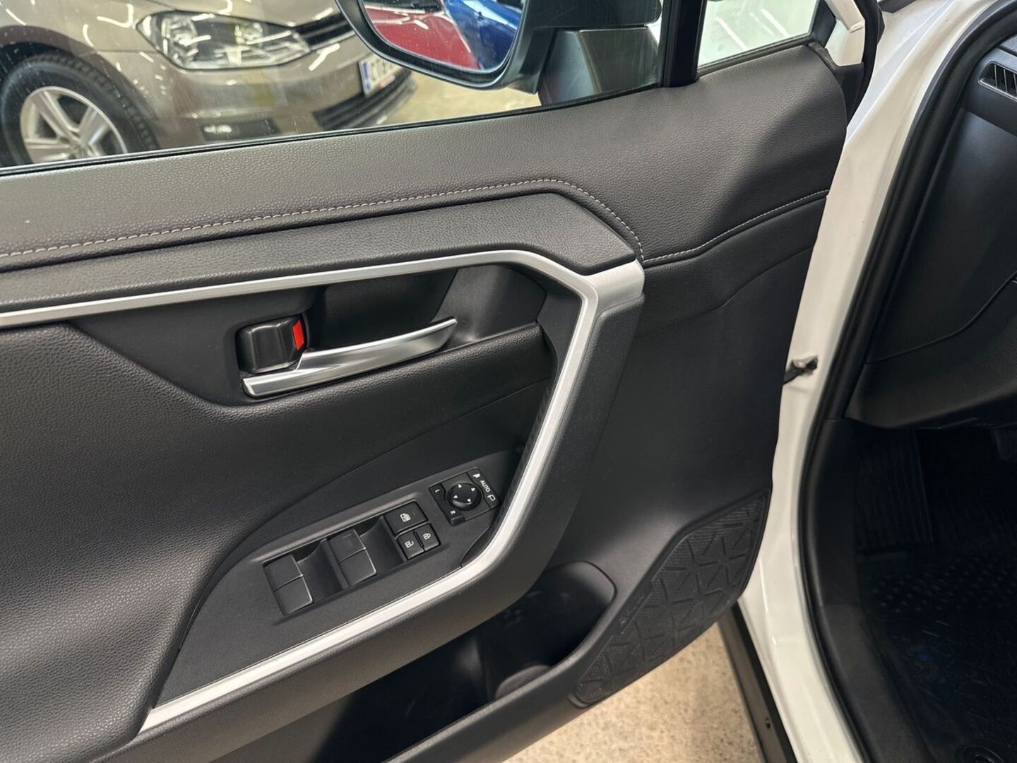 TOYOTA RAV4 2021