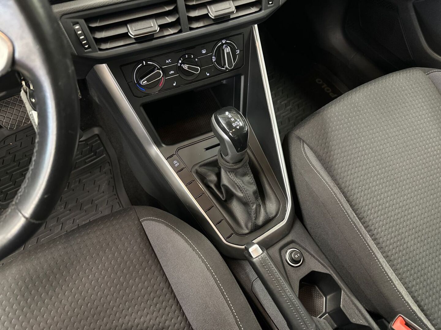 VOLKSWAGEN Polo 2022