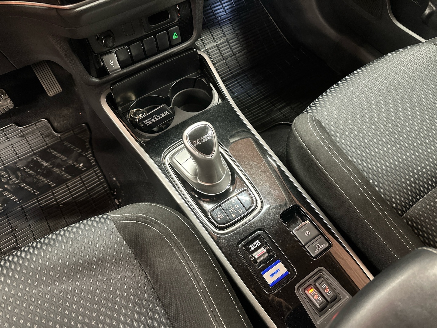 MITSUBISHI Outlander PHEV 2020