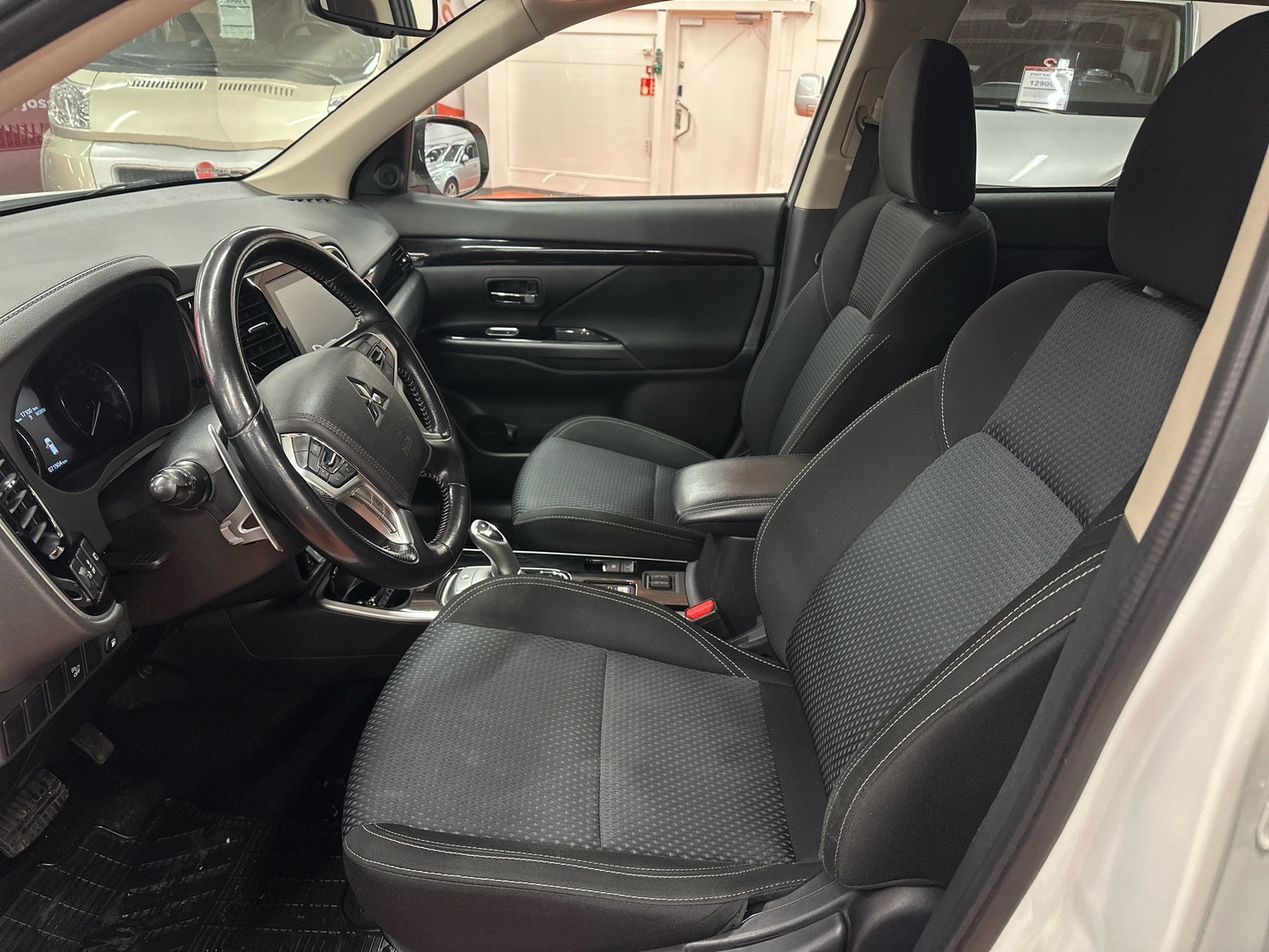 MITSUBISHI Outlander PHEV 2020