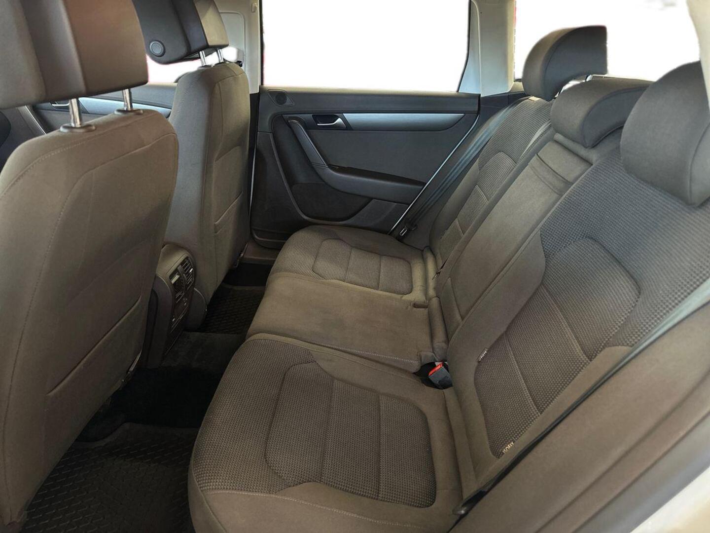 VOLKSWAGEN Passat 2013