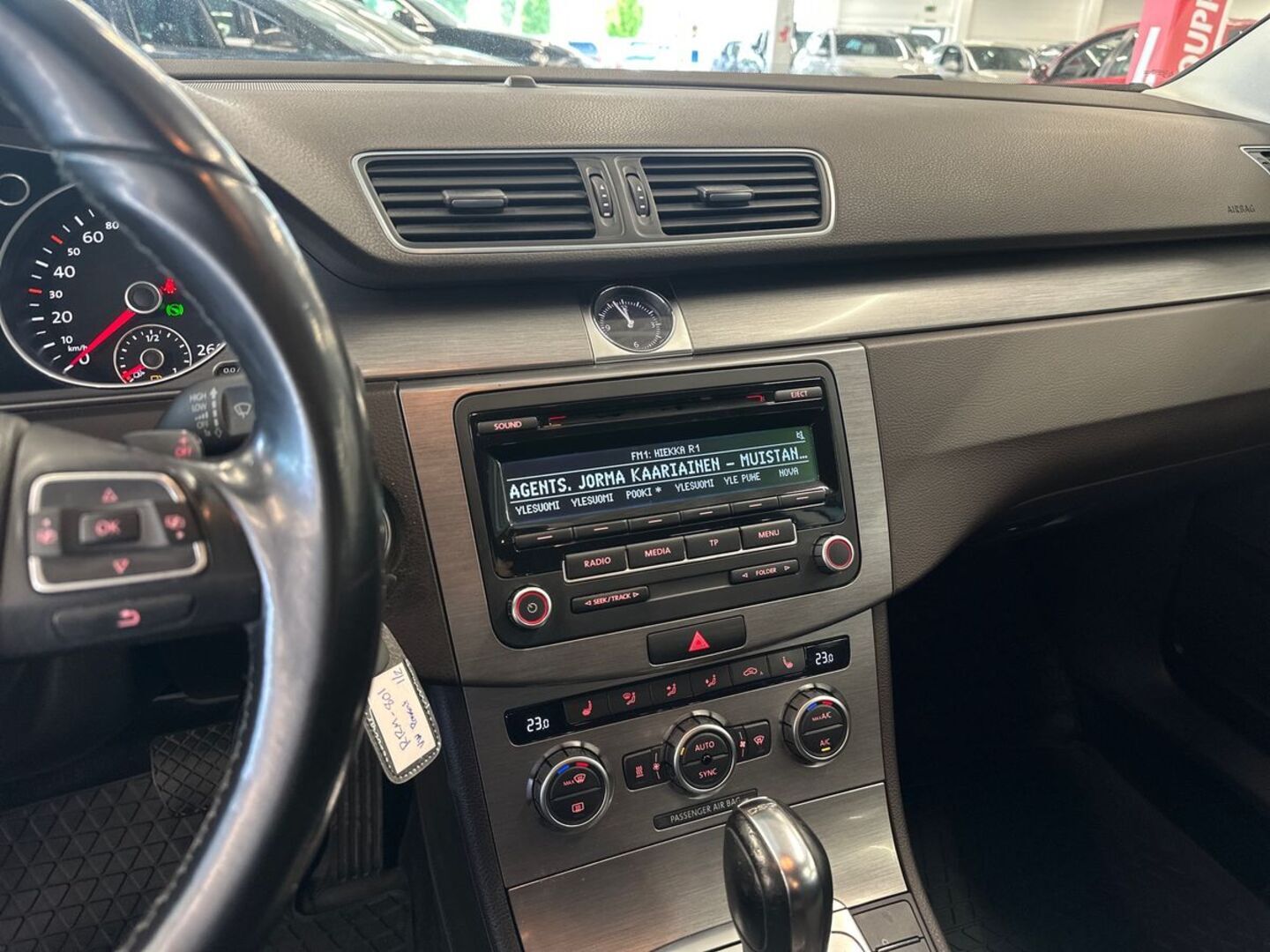 VOLKSWAGEN Passat 2013