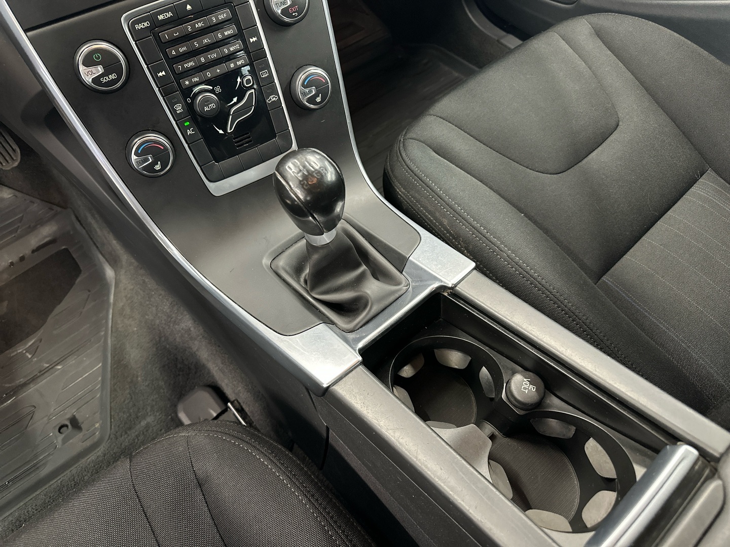 VOLVO S60 2011