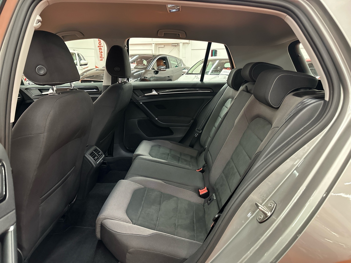 VOLKSWAGEN Golf 2017