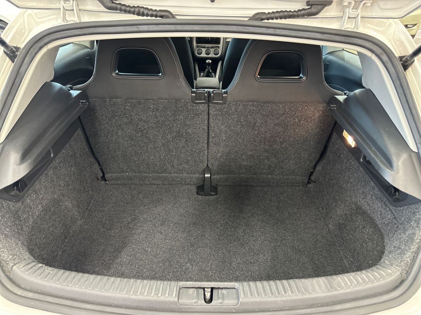 VOLKSWAGEN Scirocco 2009
