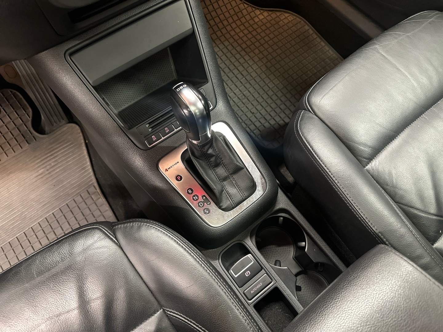 VOLKSWAGEN Tiguan 2012