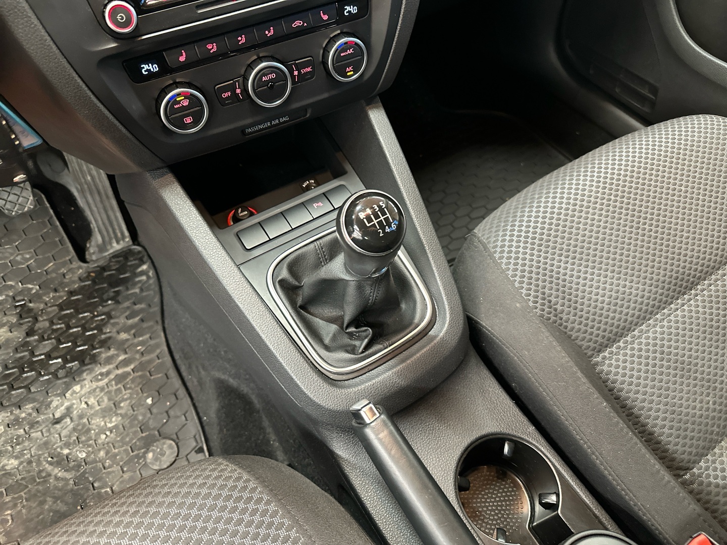 VOLKSWAGEN Jetta 2014