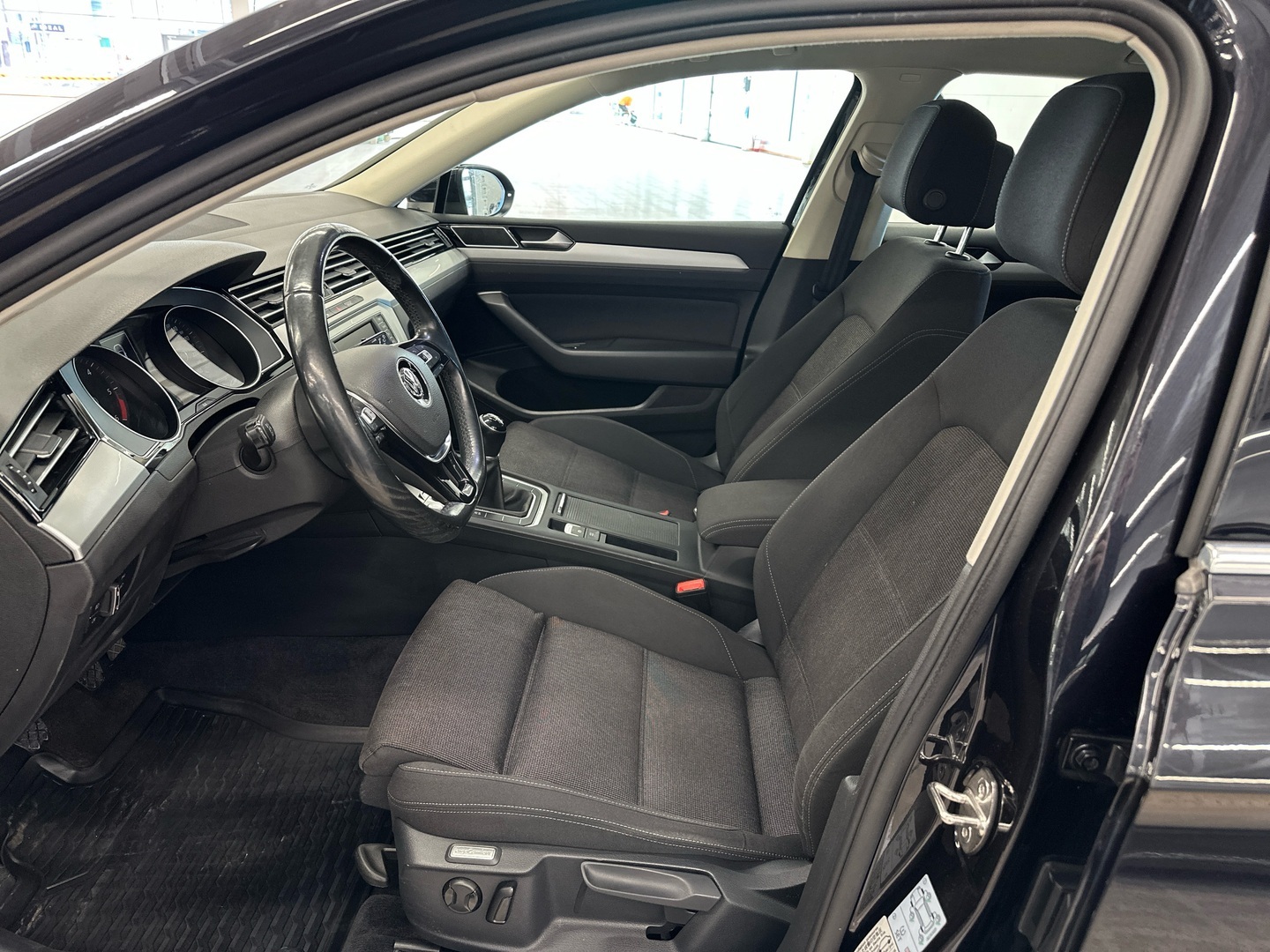 VOLKSWAGEN Passat 2016