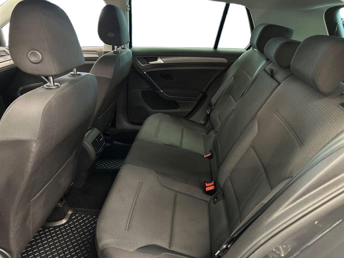 VOLKSWAGEN Golf 2020