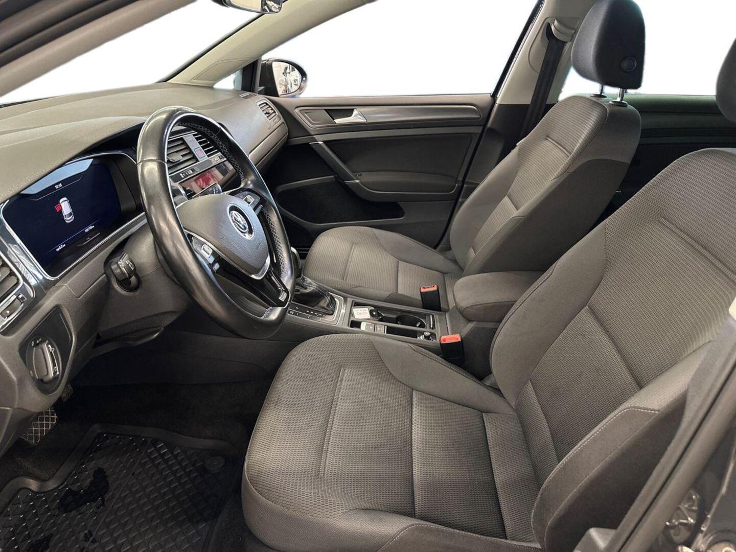 VOLKSWAGEN Golf 2020