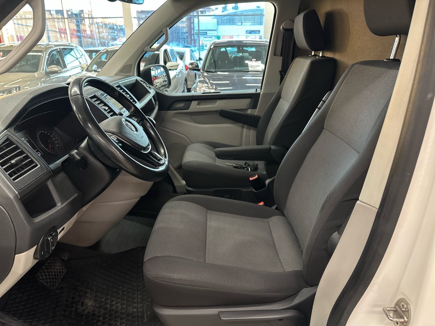 VOLKSWAGEN Transporter 2017